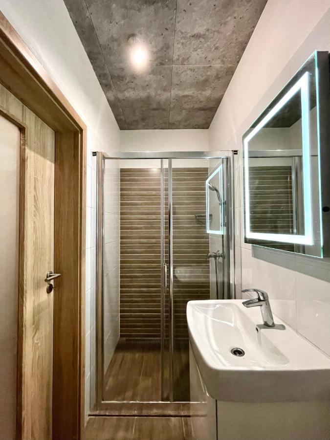 New-Built City Center Apt W. Tatra Mountains Views Liptovský Mikuláš Esterno foto